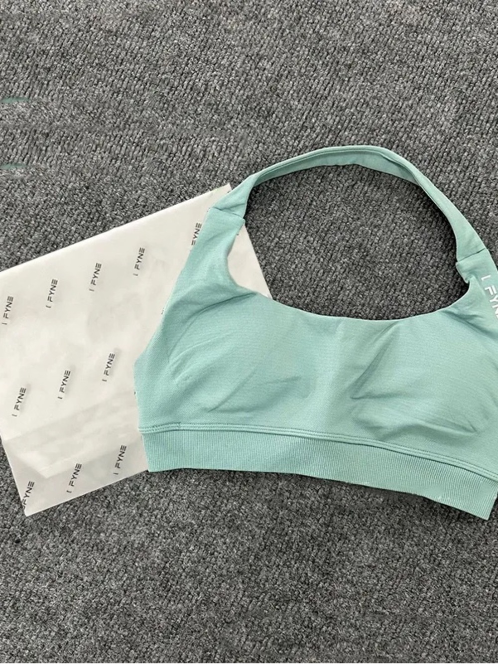 Defyne Mint Green Sports Bralette - Seamless Support